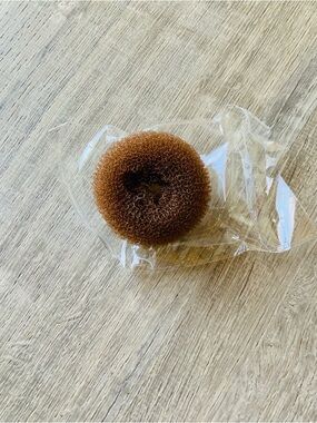 NWT☀️ Mini 2" Hair Donut Bun Maker - Brown